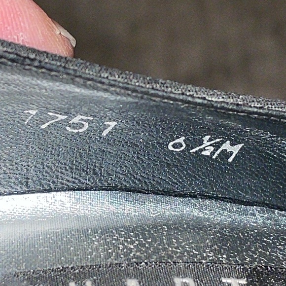 STUART WEITZMAN Black Satin Rhinestone Accents Heels Pumps Sz 6.5. - Picture 12 of 12